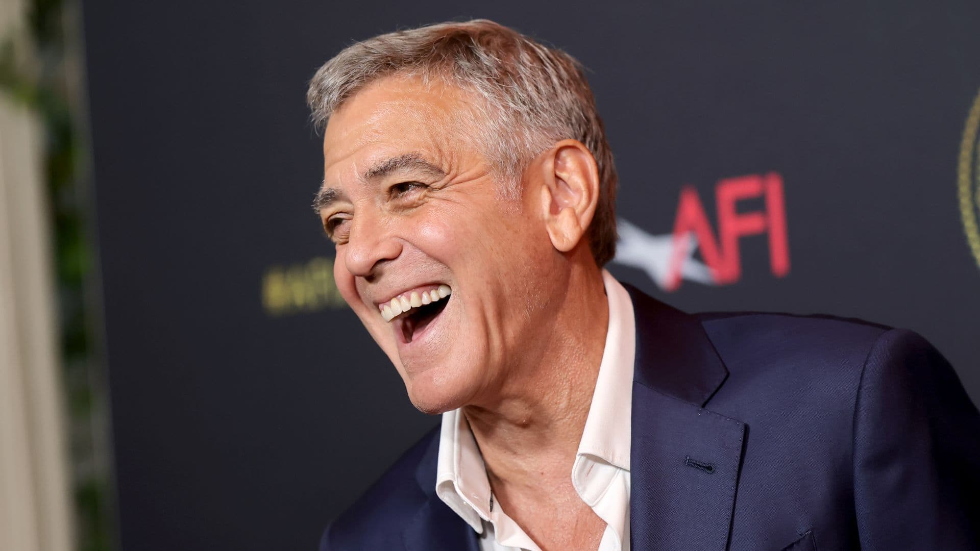 George Clooney incoronato a Venezia: il Leone d’Oro celebra una leggenda del cinema
