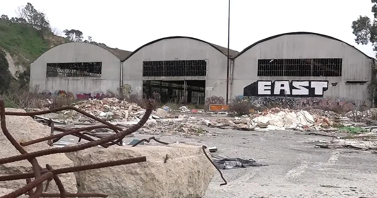 Comune di Crotone su capannoni ex mercati generali