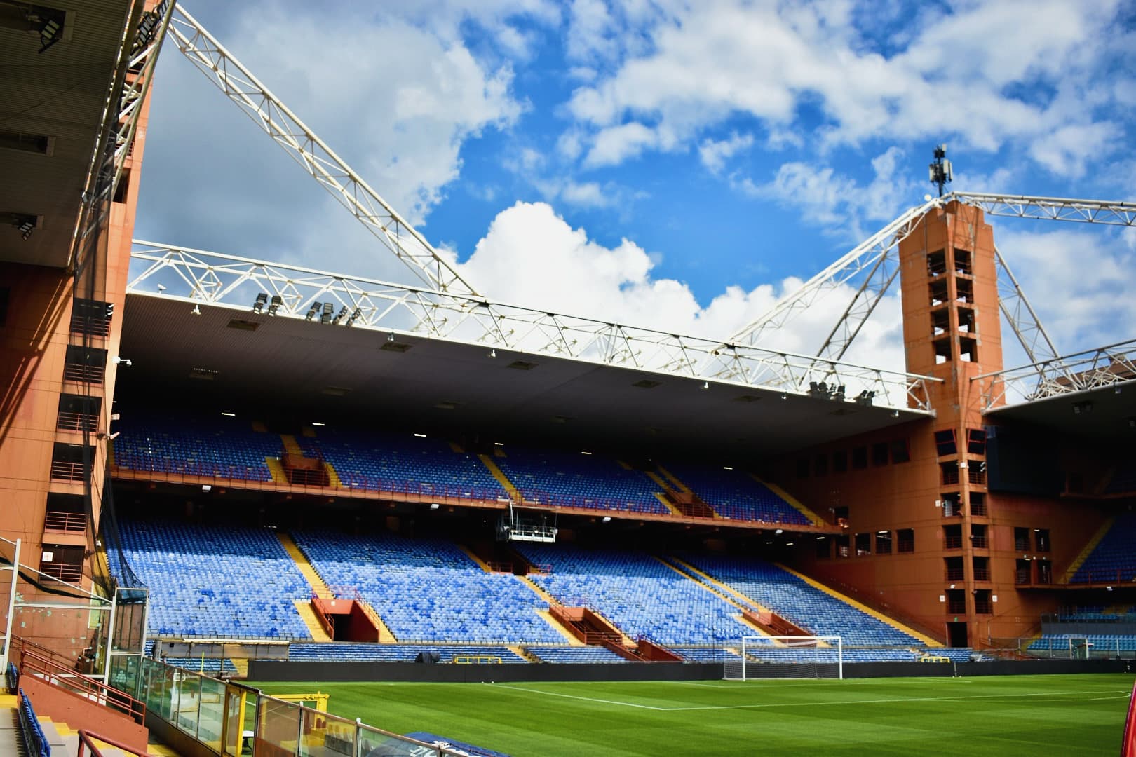 Napoli corsaro in 10: rigore al 95’, Genoa steso 3-2 tra Var ed espulsione