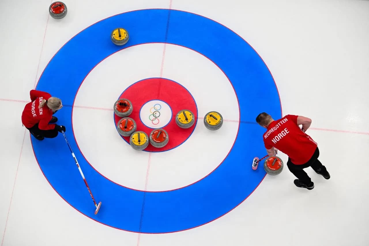 Dopo le accuse di imbrogli, svolta nel curling: niente replay video, ma arrivano due ufficiali “in movimento”