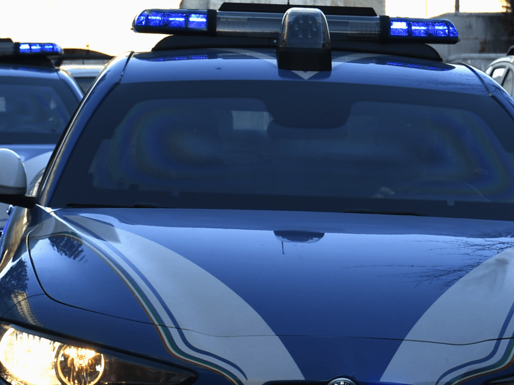 Catanzaro, straniero con 11 condanne e 12 identità trasferito al CPR di Bari: scatta il provvedimento di espulsione