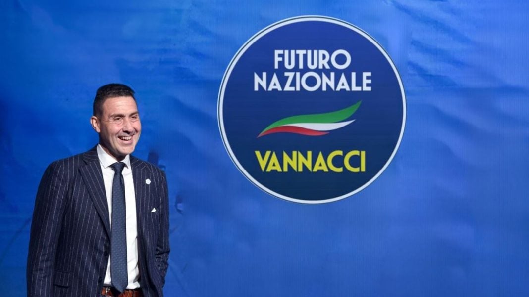 Il “ciclone Vannacci” travolge Catanzaro: Futuro Nazionale debutta in Calabria e scuote gli equilibri del centrodestra