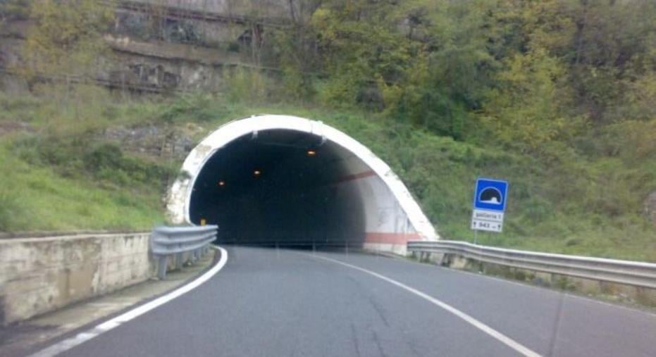 Sansinato chiusa di notte: lavori urgenti e Giro d’Italia, cambia la viabilità sulla “Due Mari”