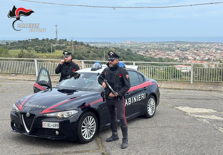 Operazione dei Carabinieri a Crotone: sette arresti per estorsione e appalti condizionati dal metodo mafioso
