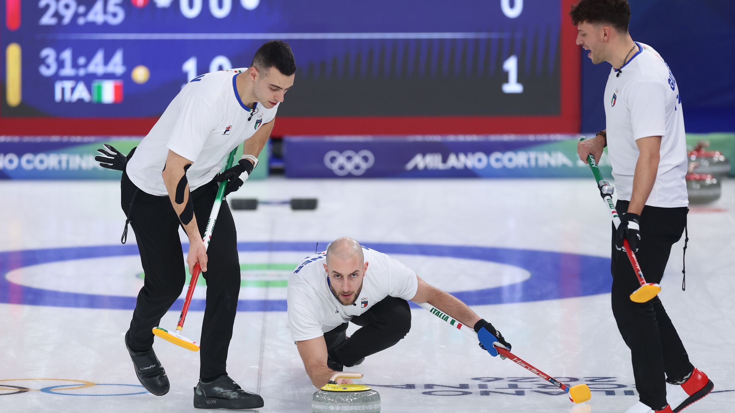 Curling, Italia in missione: 9-7 alla Gran Bretagna e imbattibilità confermata tra cori e trombe