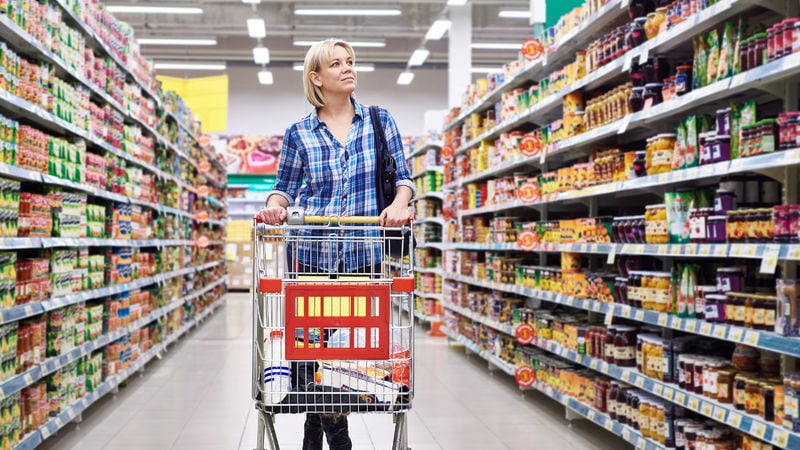 Inflazione in calo, ma il costo della vita resta alto: famiglie italiane sotto pressione