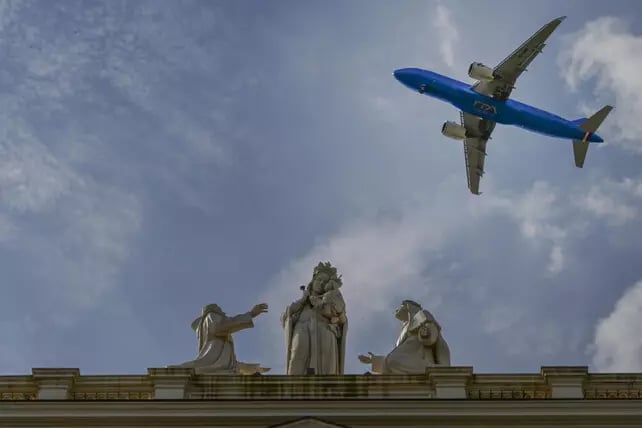 Cieli sereni per Ita Airways: nessun taglio ai voli estivi e tetti ai rincari dei biglietti