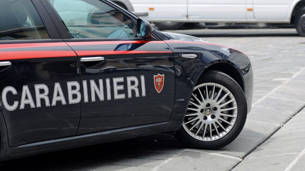 Truffe online, stretta dei Carabinieri a Crotone: sequestrati immobili e auto per fermare il business illecito