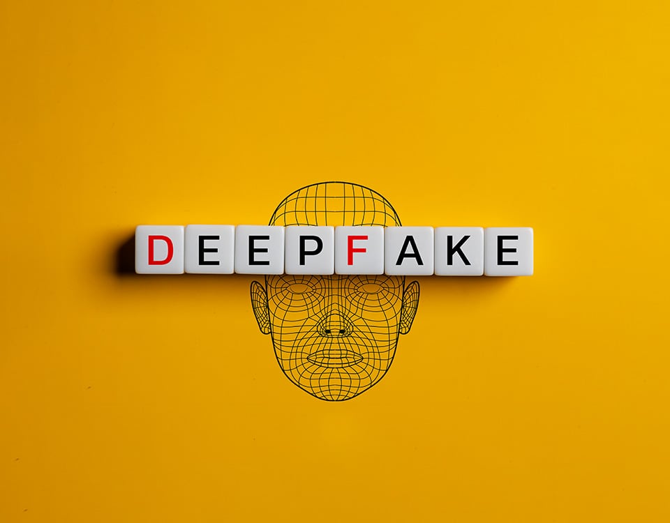 “Topless deepfake” e bias: avanza l’IA femminista che prova a ripulire la rete dagli abusi