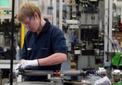 Marzo parte piano: le imprese cercano 479mila lavoratori ma i contratti calano