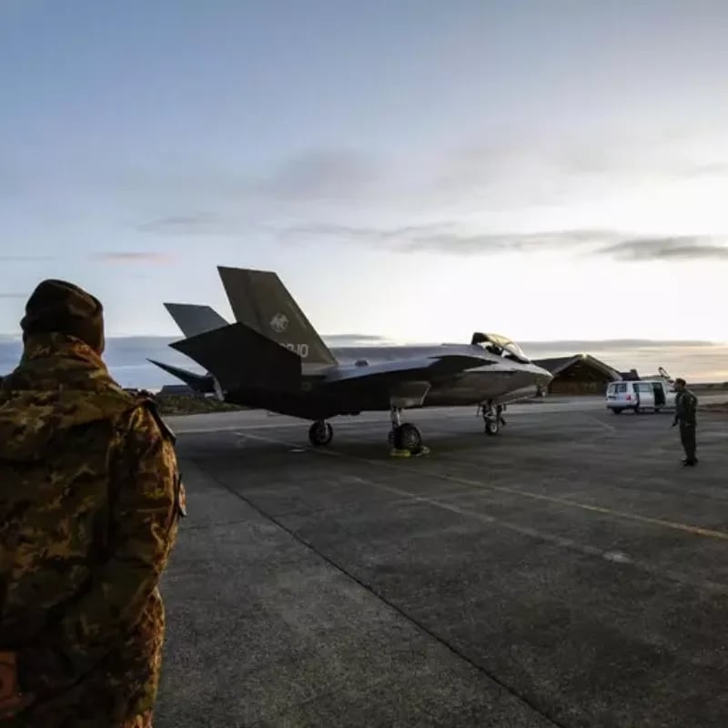 Attacco con drone alla base italiana in Kuwait: Crosetto rassicura, “nessun rischio per i nostri militari”