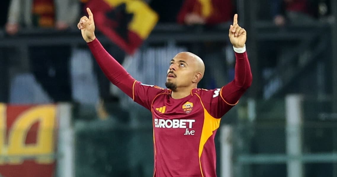 Roma travolgente: Malen firma una tripletta e riapre la corsa Champions