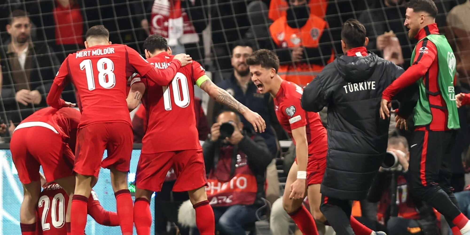 Montella vede il Mondiale più vicino: la Turchia piega la Romania e si prende la notte dei grandi