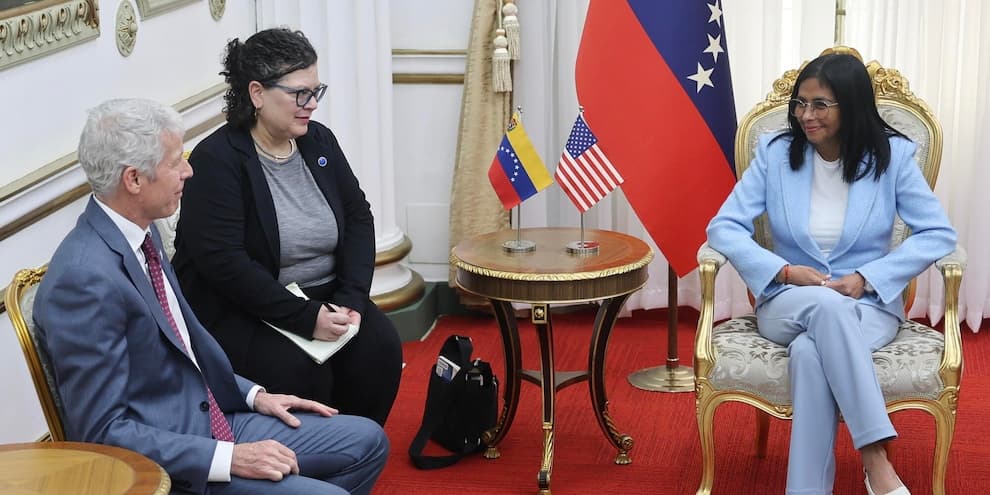 Caracas torna a Washington: il Venezuela riapre le missioni e cambia il tono di una crisi lunga anni