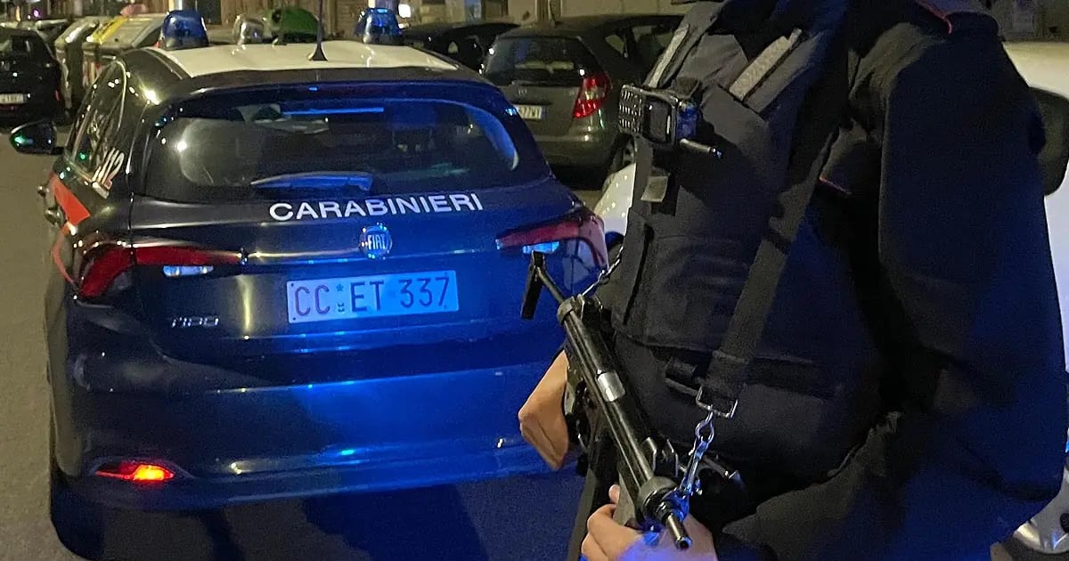 “Scam City”, maxi blitz dei Carabinieri a Crotone: smantellata rete nazionale di truffe online e riciclaggio