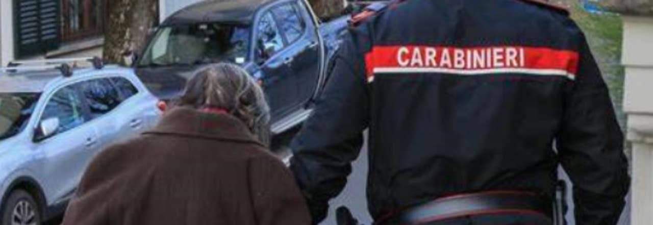 Finti Carabinieri truffano un anziano a Crotone: blitz della Polizia tra Calabria e Napoli