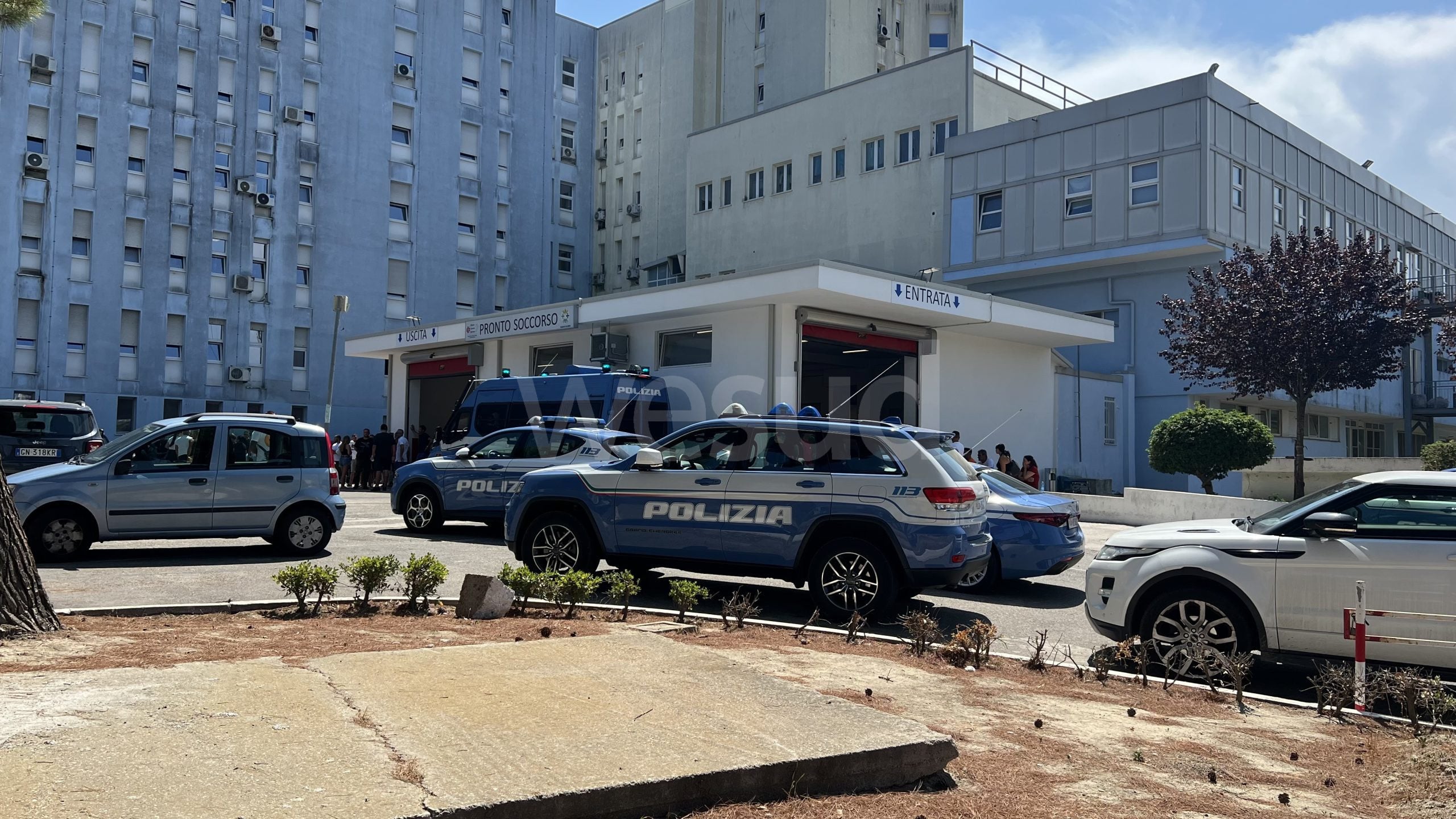 Isola Capo Rizzuto, una lite di famiglia finisce nel sangue: il coltello spezza il confine dell’ordinario