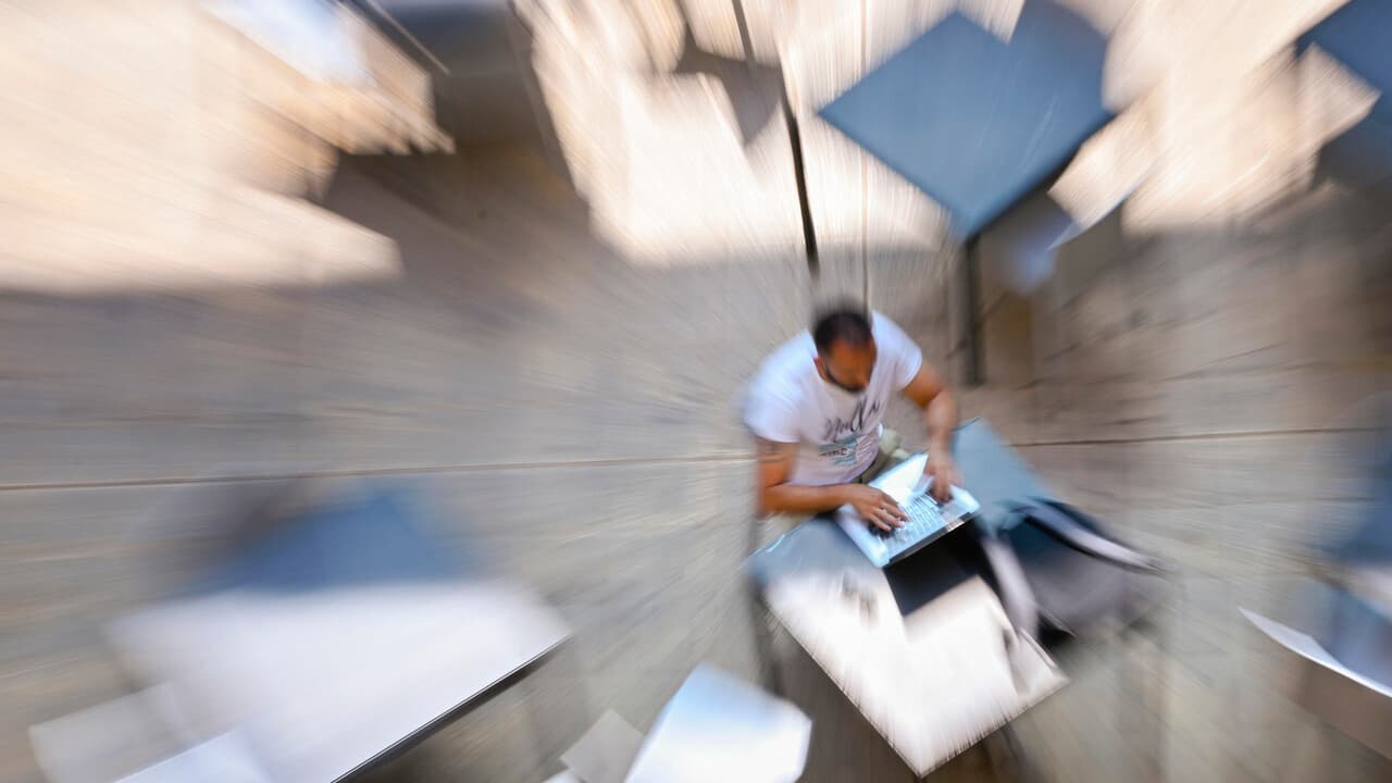 L’Italia digitale accelera: l’intelligenza artificiale spinge il mercato a 84,4 miliardi