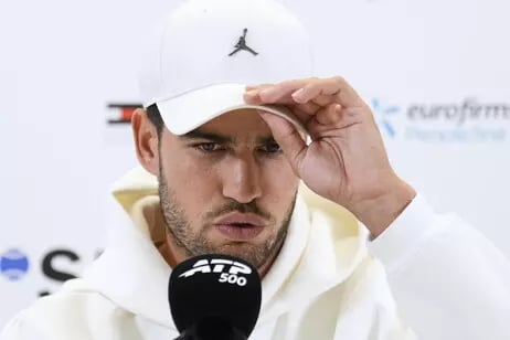 Alcaraz vede il rientro: il segnale che riaccende l’attesa del tennis mondiale