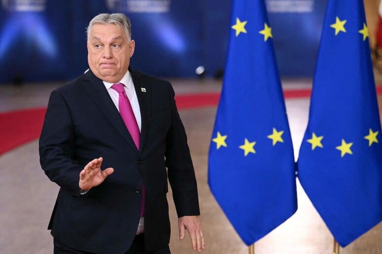Orban alza il muro: “Veto alle nuove sanzioni a Mosca” e l’Europa entra in stallo