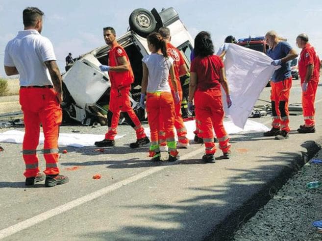 La strage dei braccianti: sotto lo stesso tetto, tra vittime, superstiti e accusati