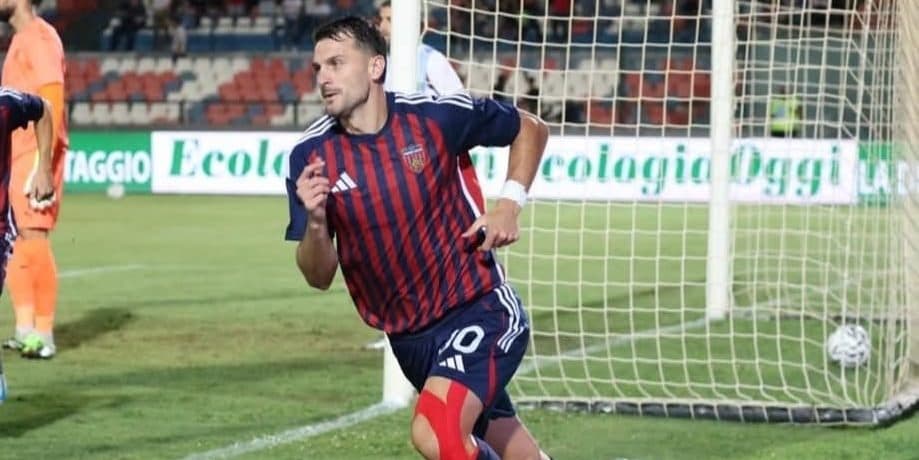 Serie B, il Cosenza cerca punti salvezza: sfida cruciale al “San Vito-Marulla”