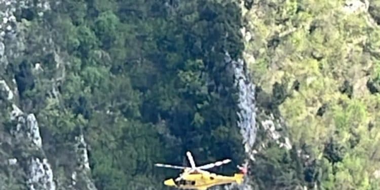 Petilia Policastro, giovane ferito nelle campagne impervie: intervento da film dei Vigili del Fuoco e salvataggio in elicottero