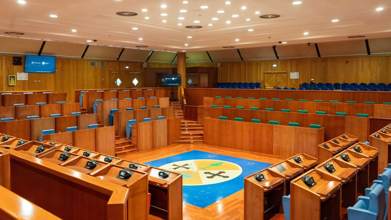 Sanità Calabria, liste d’attesa e personale al centro del dibattito: confronto acceso in Consiglio regionale