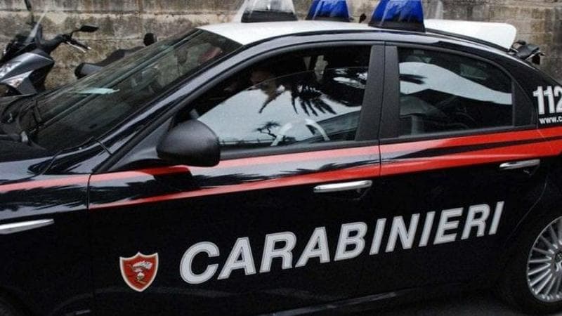 Crotone, vessazioni e minacce al padre per ottenere denaro: arrestato 34enne, disposto il carcere