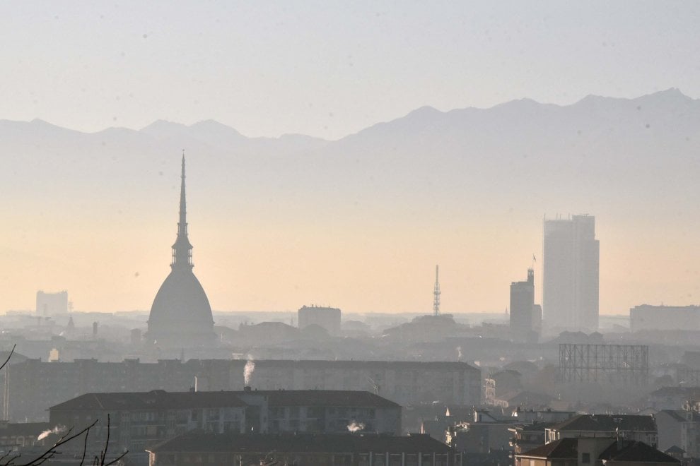 Allarme smog nelle grandi città: l’Oms rilancia i limiti su polveri sottili e salute pubblica