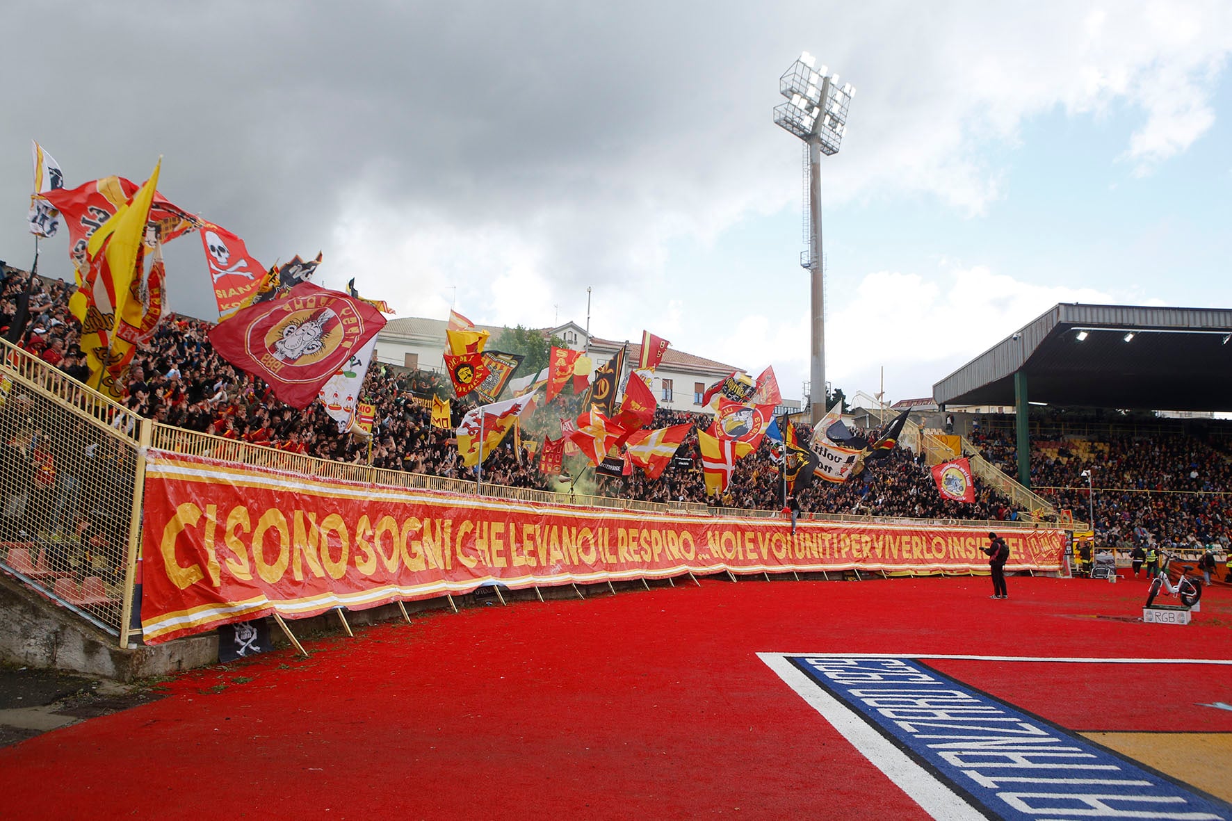Catanzaro, rimonta spettacolare: il Ceravolo esplode di gioia