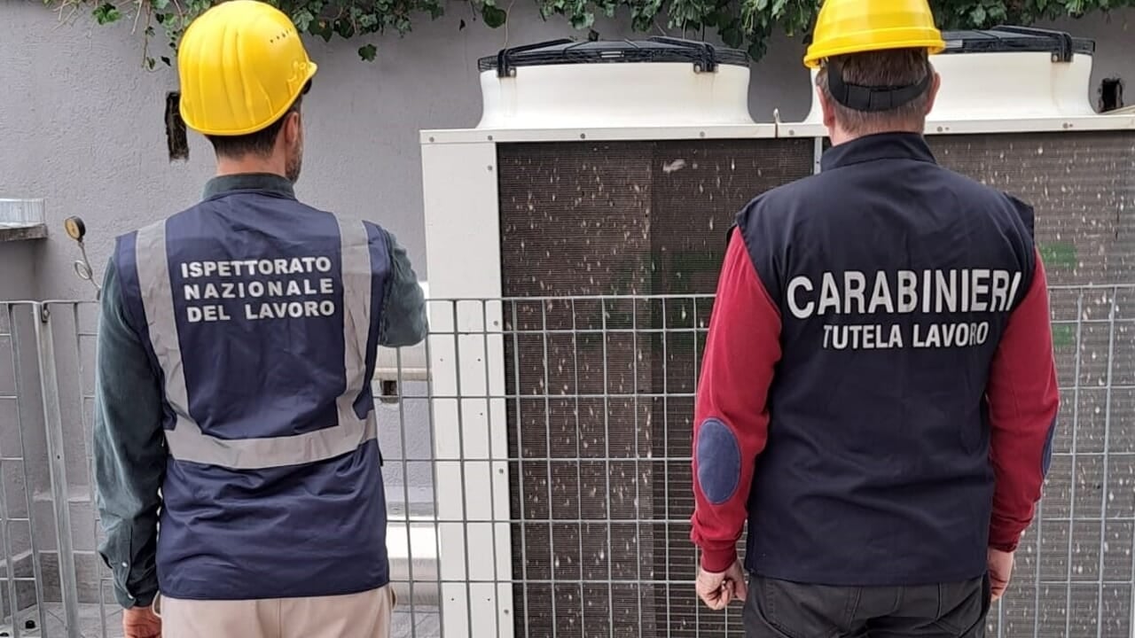 Blitz nei cantieri comunali a Cirò: scoperto un minore “in nero”, sospesa l’impresa