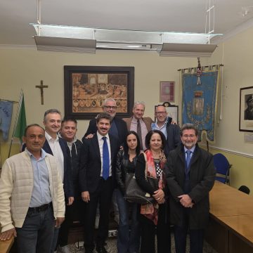 SANA LOBBYING ISTITUZIONALE PER SVELARE AL MONDO CHE L’ITALIA HA DATO AL MONDO IL CALENDARIO GREGORIANO. CIRÒ E MONTE PORZIO CATONE SIGLANO GEMELLAGGIO IN NOME DI LILIO, MID UNIVERSALE